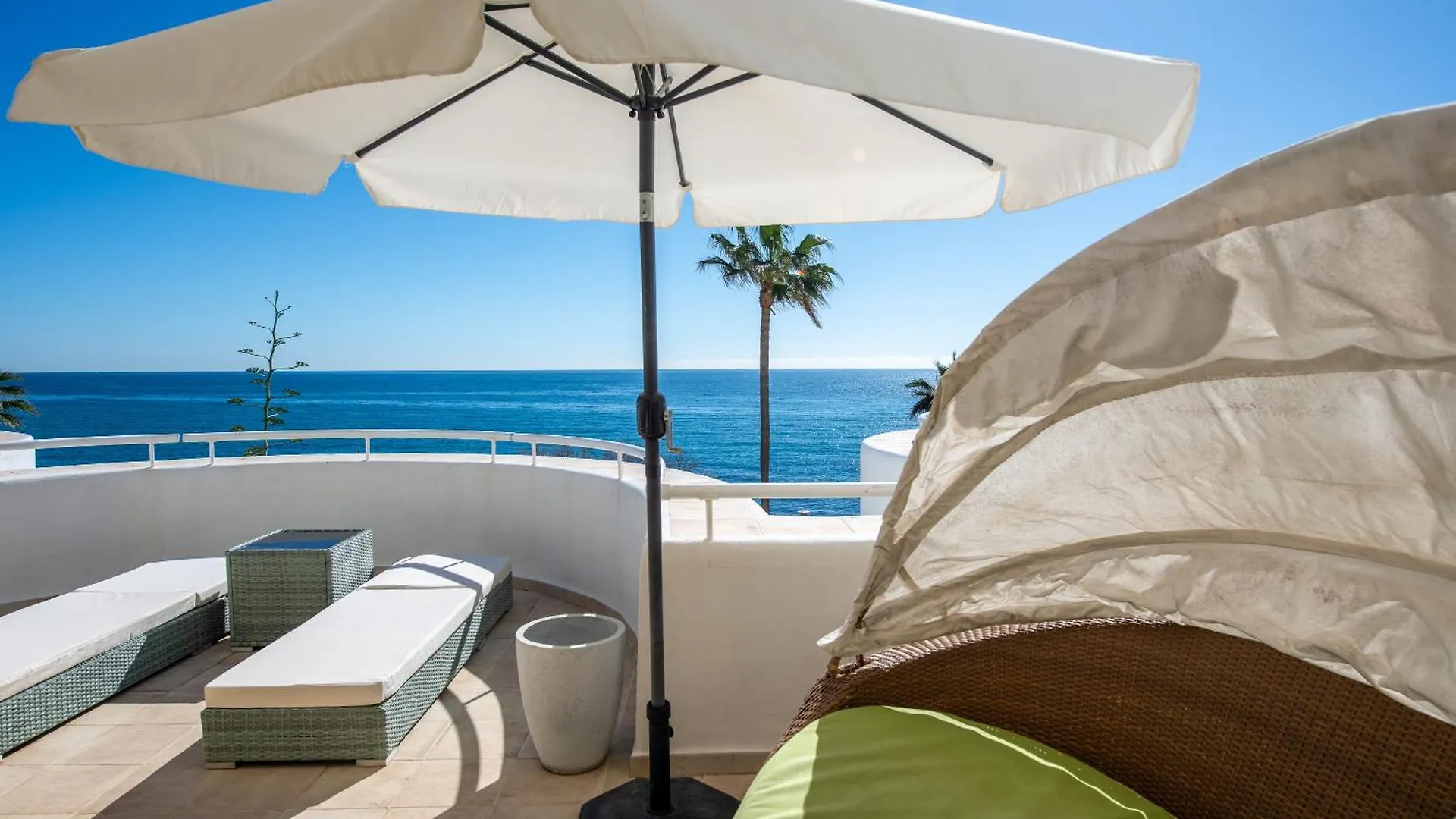 Beach Apartment Sinfonia - 2Br, Pool エステポナ
