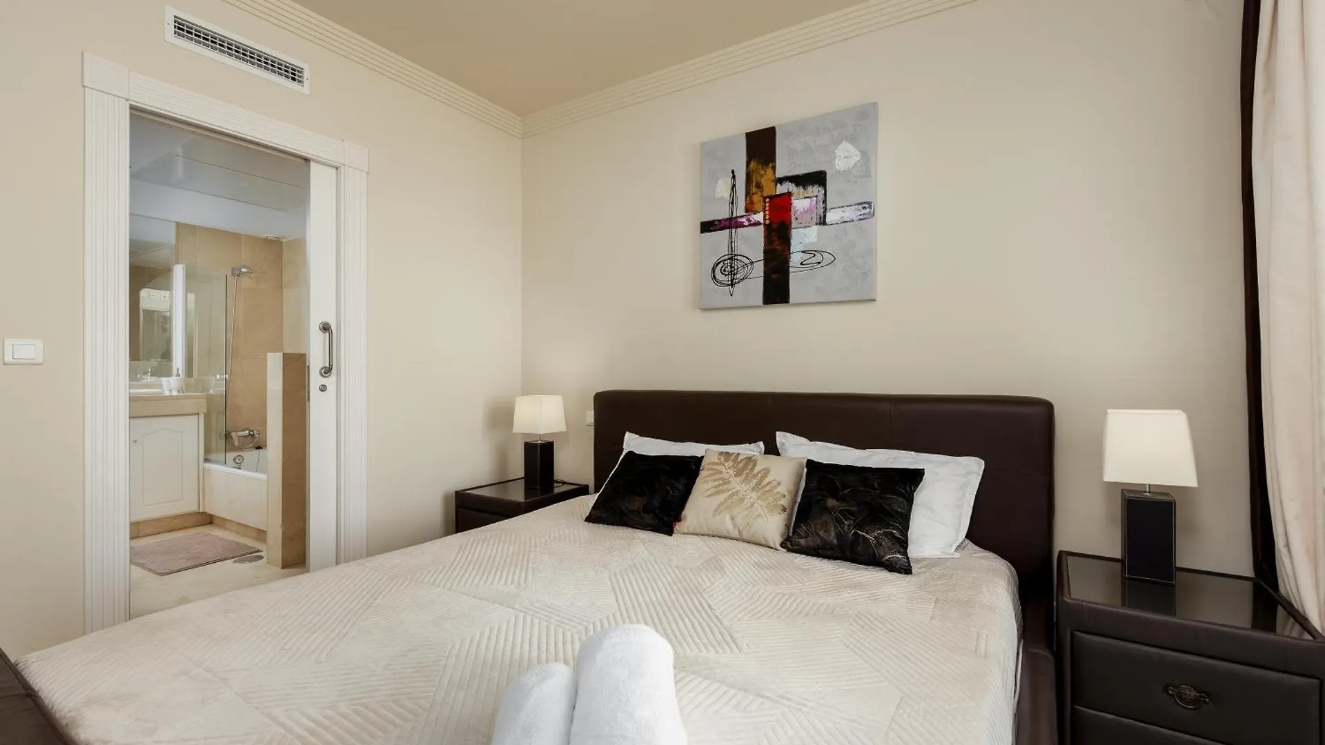 Beach Apartment Sinfonia - 2Br, Pool エステポナ
