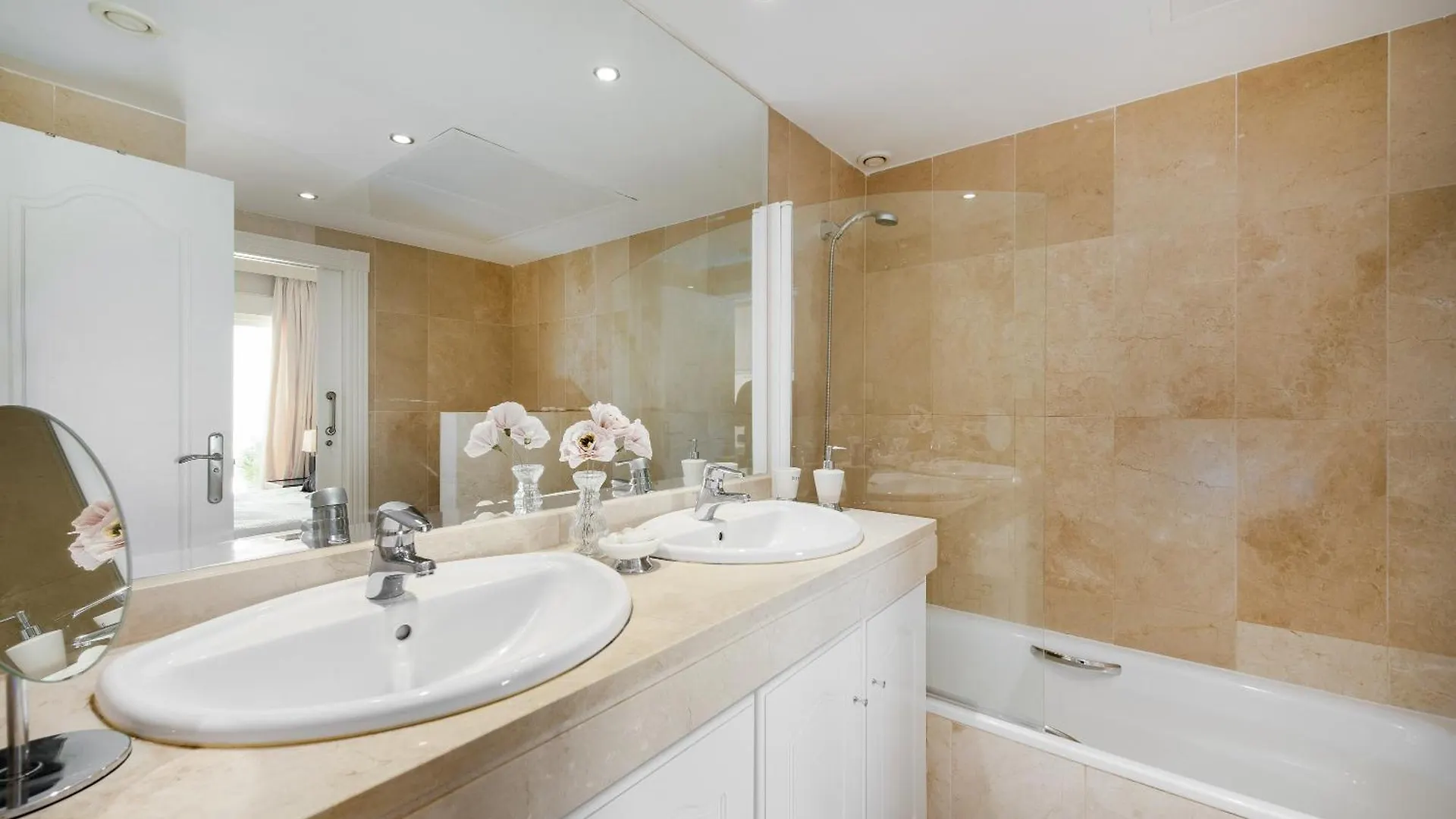 Beach Apartment Sinfonia - 2Br, Pool エステポナ