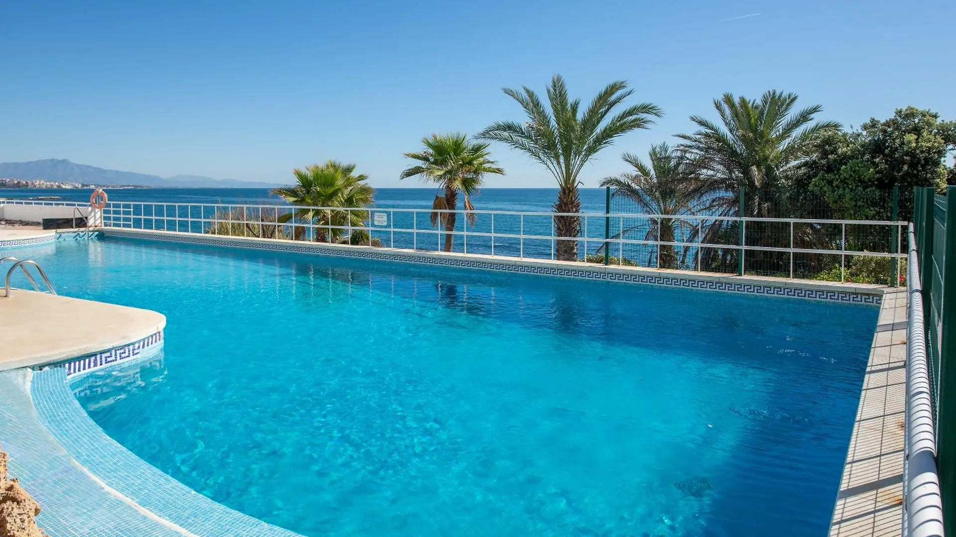 Beach Apartment Sinfonia - 2Br, Pool エステポナ
