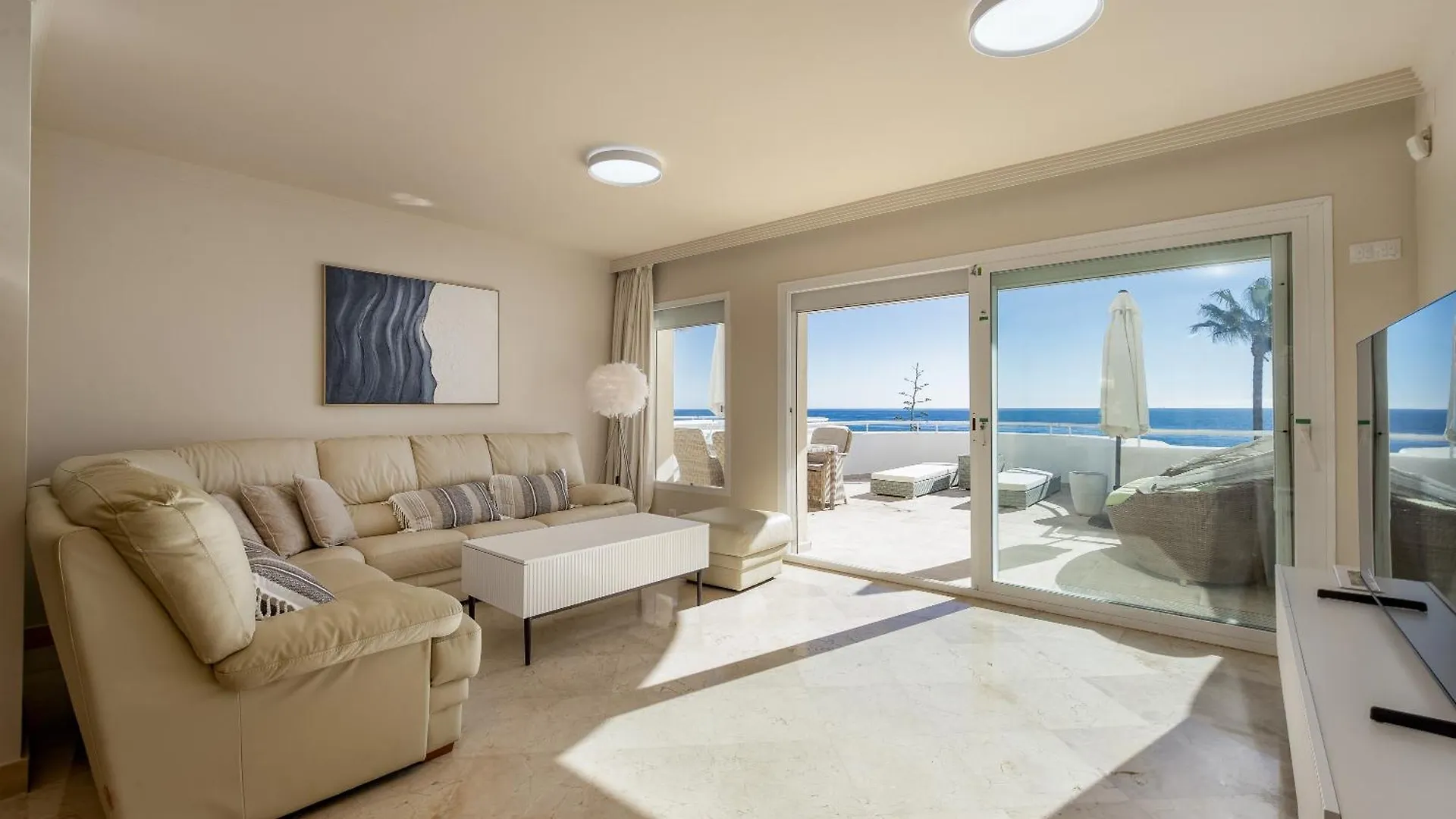 Beach Apartment Sinfonia - 2Br, Pool location