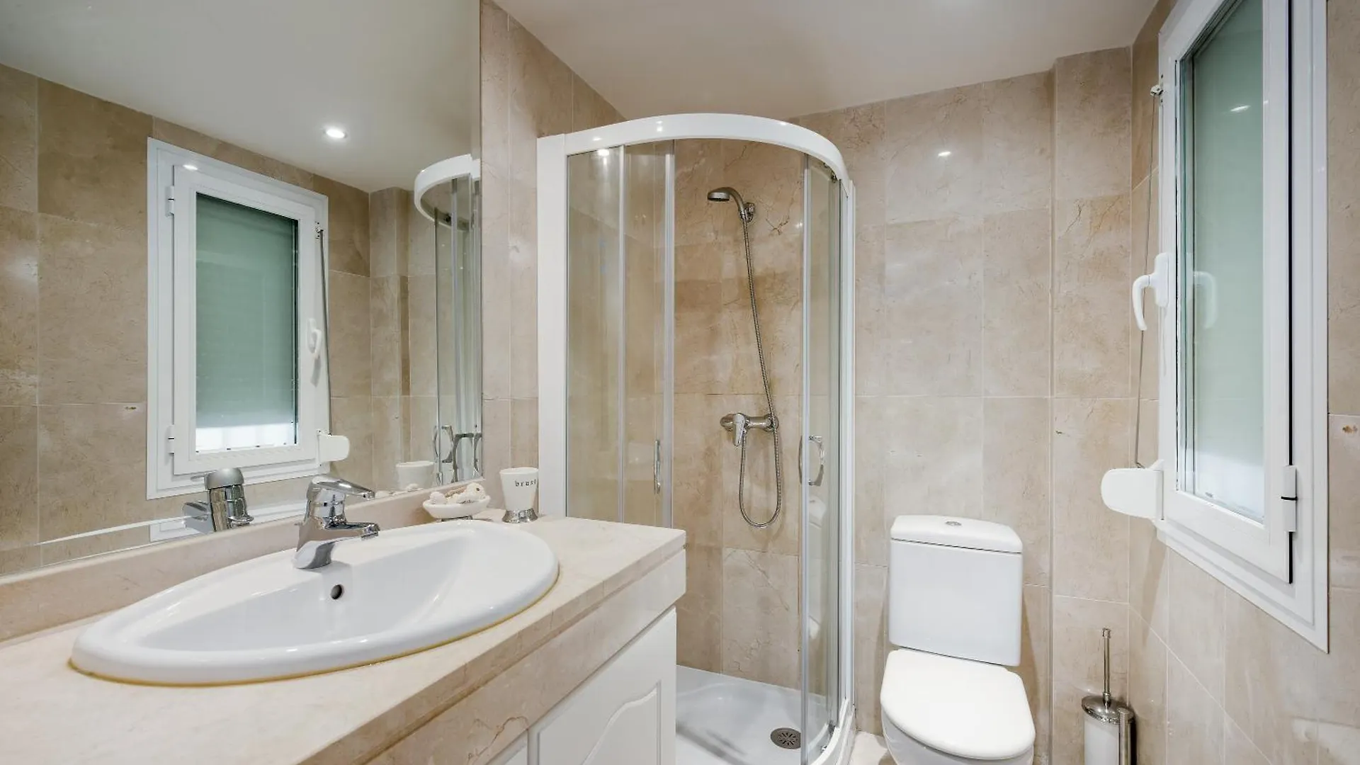 Beach Apartment Sinfonia - 2Br, Pool Estepona Spanien