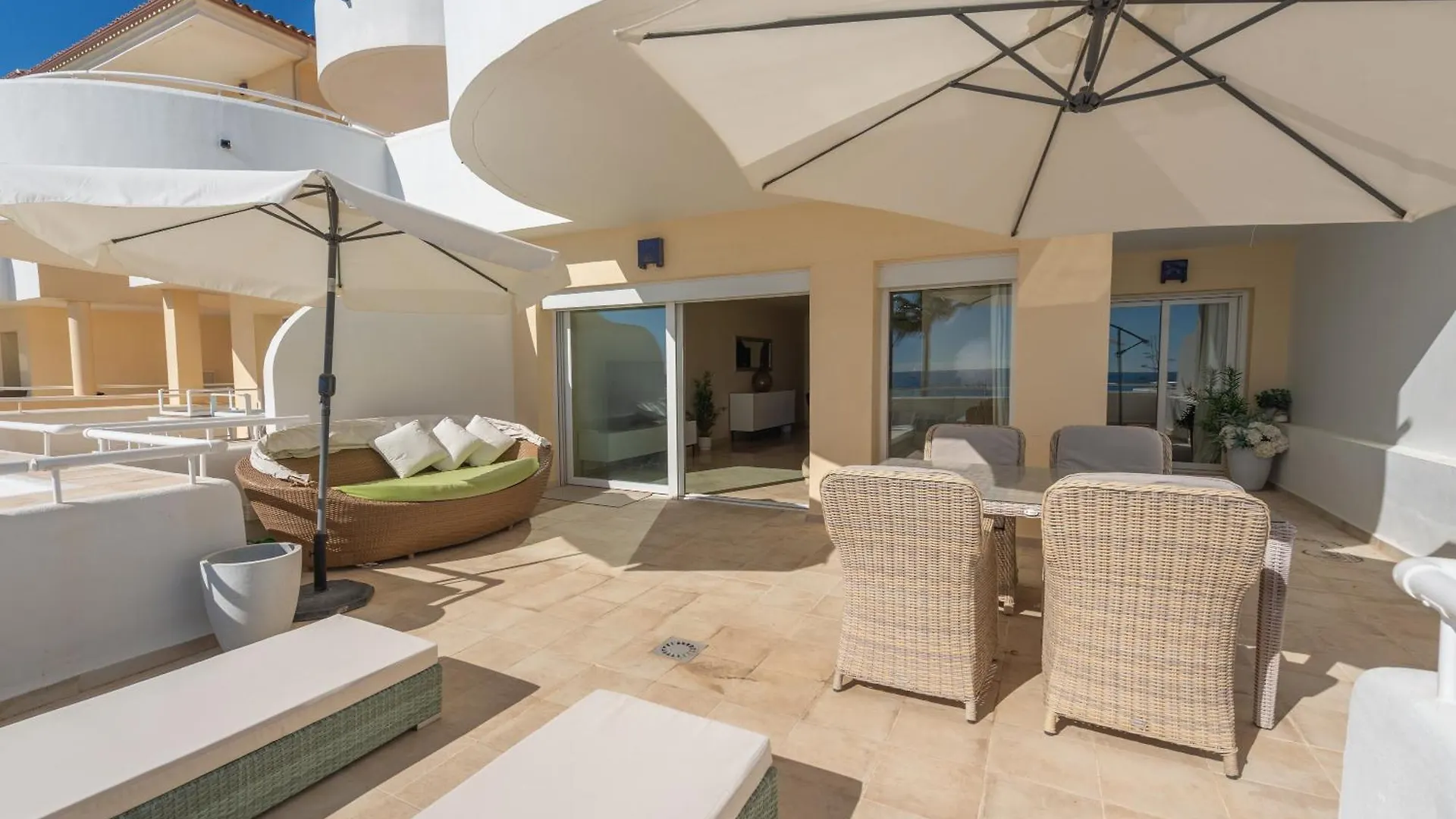 Beach Apartment Sinfonia - 2Br, Pool Estepona